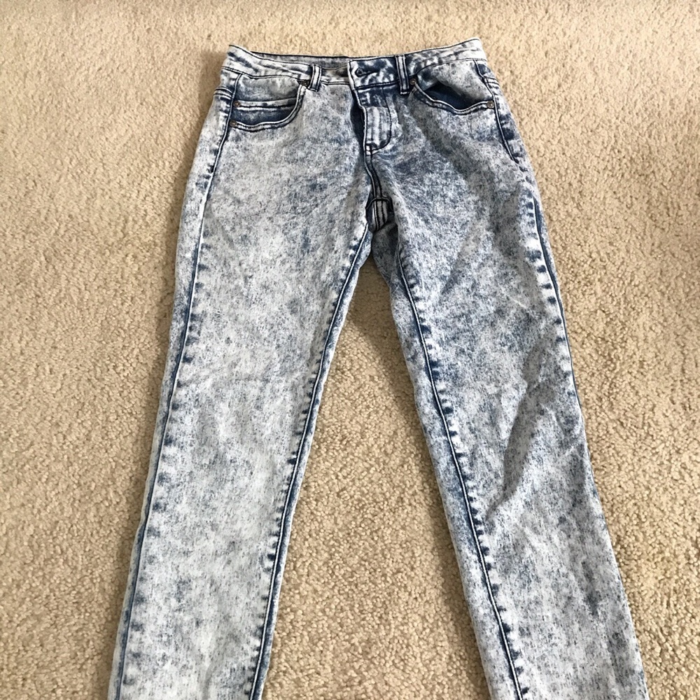 Delia’s white tie dye jeans